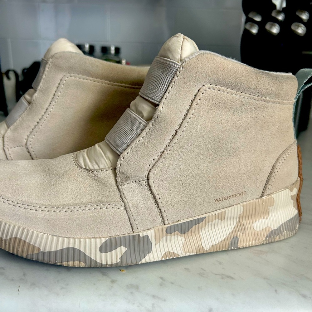 Sorel women’s out and about boots